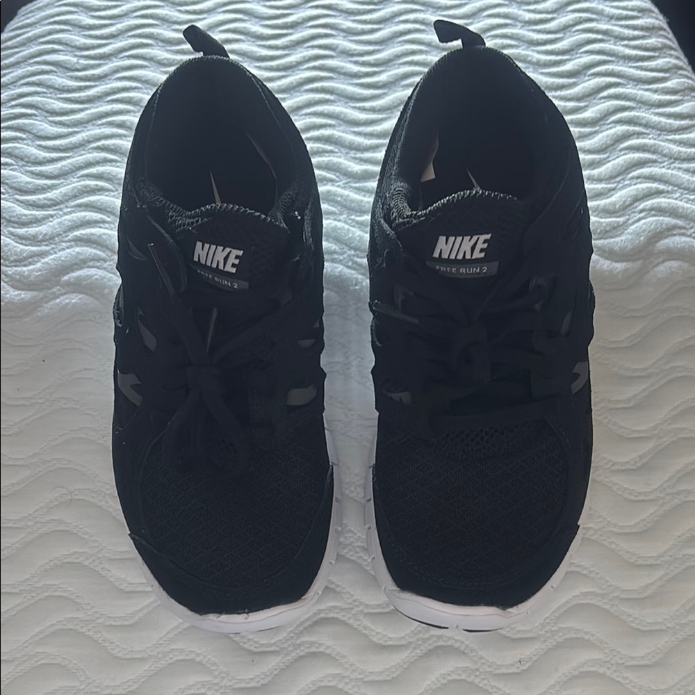 Nike Kid's Free Run 2 Shoes - Black / Dark Grey / White - Picture 9 of 12